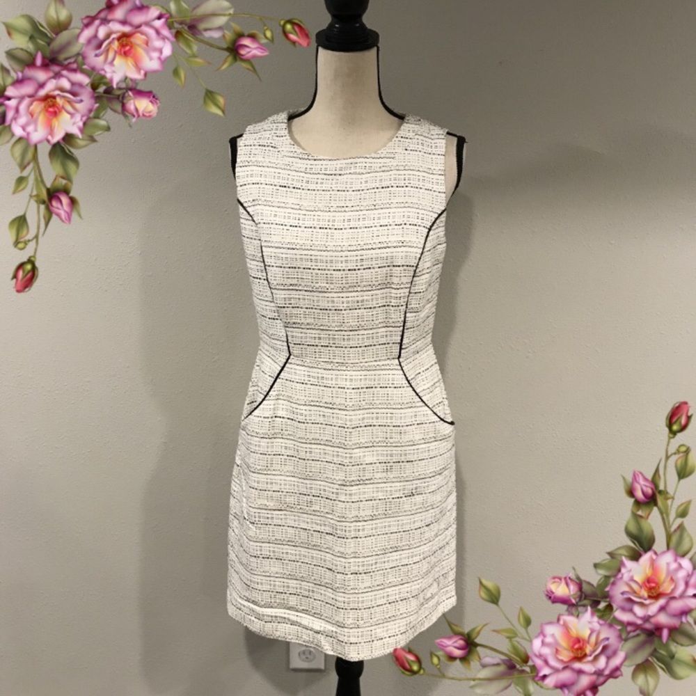 Dalia Women Off White Sleeveless Dress